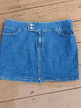 Vintage GAP 2000s Y2K blue jean mini skirt